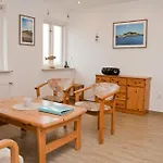 Gaestehaus Neuwarft Apartment